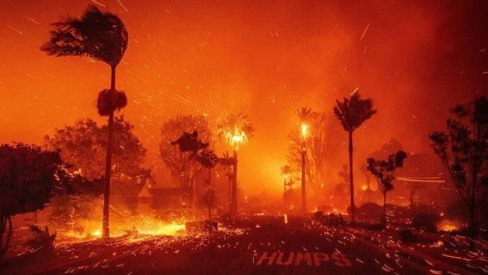 بفعل حرائق الغابات، كندا تقوم بإجلاء 21 ألف شخص من ولاية مانيتوبا. بفعل حرائق الغابات، كندا تقوم بإجلاء 21 ألف شخص من ولاية مانيتوبا.