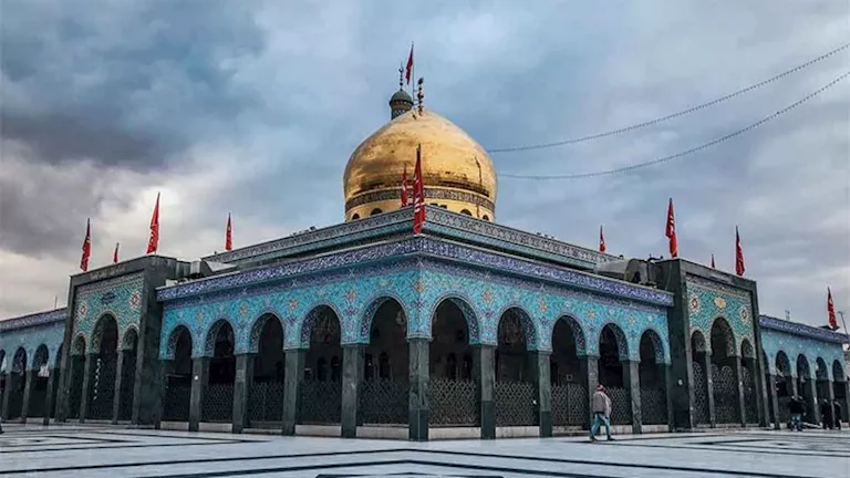 ما مدى صحة الصور المنتشرة حول “تفكيك مقام السيدة زينب” في سوريا؟