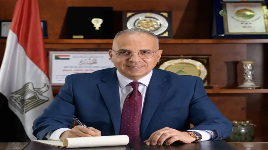 وزير الري يثني على جهود موظفي الوزارة خلال عيد الأضحى في خدمة المواطنين. وزير الري يثني على جهود موظفي الوزارة خلال عيد الأضحى في خدمة المواطنين.