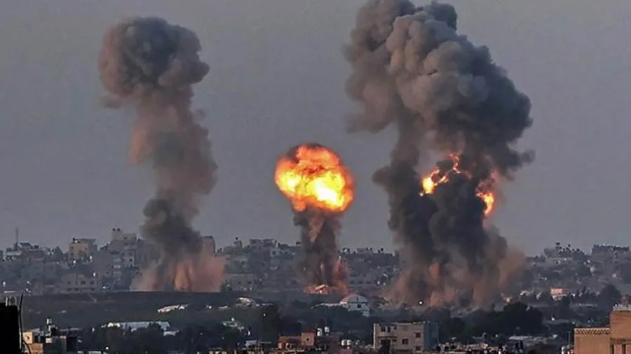 استشهاد 23 فلسطينيًا جراء قصف إسرائيلي على عدة مناطق في قطاع غزة استشهاد 23 فلسطينيًا جراء قصف إسرائيلي على عدة مناطق في قطاع غزة