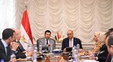 وزير العمل يستضيف وزير الشباب والرياضة لمناقشة سبل التعاون في مجالات التوظيف وإعداد المهارات المهنية