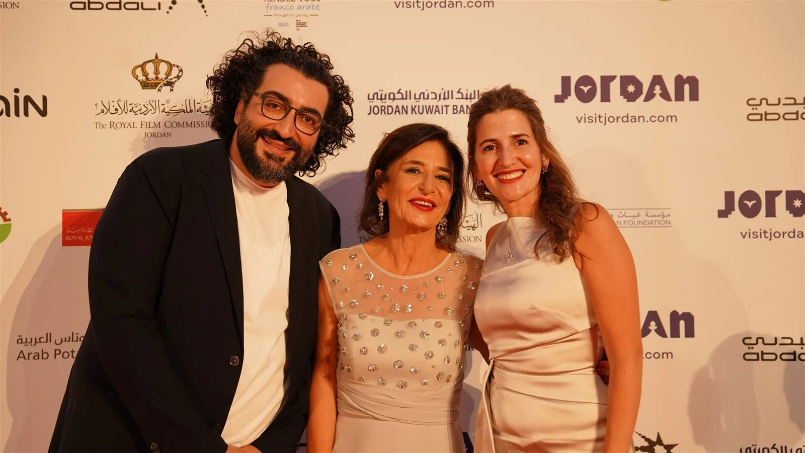 مهرجان عمان السينمائي يقدّم عروض أفلامه بلغة الإشارة مهرجان عمان السينمائي يقدّم عروض أفلامه بلغة الإشارة