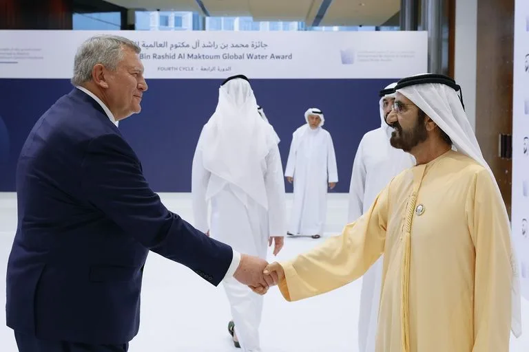 تقدير الفائزين في الدورة الرابعة من «جائزة محمد بن راشد العالمية للمياه» تقدير الفائزين في الدورة الرابعة من «جائزة محمد بن راشد العالمية للمياه»
