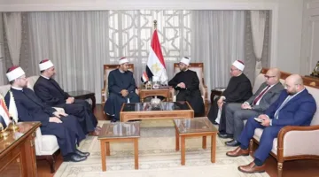 وزير الأوقاف يُكرّم إمامًا في الغربية اعتنى بنظافة مسجده بعد إصابة العامل.
