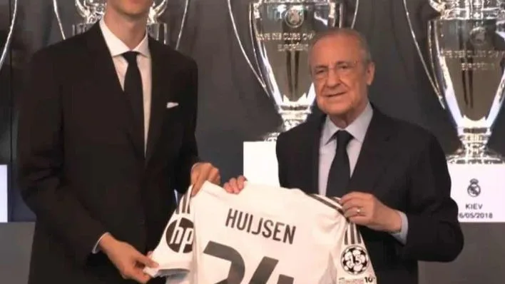 بيريز يستقبل دين هويسن في ريال مدريد: اليوم هو تقدير لتضحياتك. بيريز يستقبل دين هويسن في ريال مدريد: اليوم هو تقدير لتضحياتك.