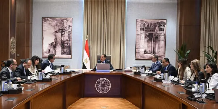 الحكومة تُعد فرصًا استثمارية في القطاع الصحي للسنوات العشر القادمة الحكومة تُعد فرصًا استثمارية في القطاع الصحي للسنوات العشر القادمة