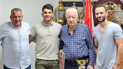 نظراً لانتقال زيزو إلى الأهلي.. مرتضى منصور، الرئيس السابق لنادي الزمالك، يعلن عن تنظيم مؤتمر صحفي نظراً لانتقال زيزو إلى الأهلي.. مرتضى منصور، الرئيس السابق لنادي الزمالك، يعلن عن تنظيم مؤتمر صحفي