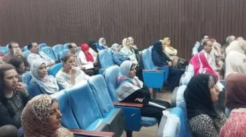 محافظ المنيا: من الضروري توعية الشباب بمخاطر الهجرة غير الشرعية لحماية حياتهم ومقدرات الوطن.