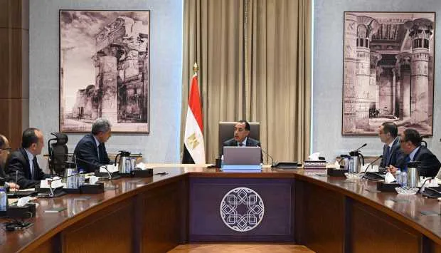مدبولي: نعمل على إعداد استراتيجيات محددة لطرح فرص استثمارية في القطاعات المتنوعة مدبولي: نعمل على إعداد استراتيجيات محددة لطرح فرص استثمارية في القطاعات المتنوعة