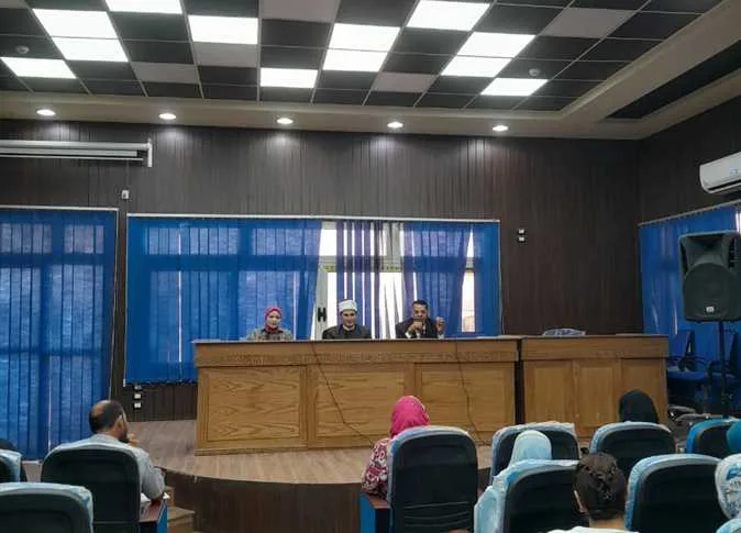 محافظ المنيا: الحكومة تعمل جاهدة على توفير خيارات آمنة لمواجهة الهجرة غير الشرعية محافظ المنيا: الحكومة تعمل جاهدة على توفير خيارات آمنة لمواجهة الهجرة غير الشرعية
