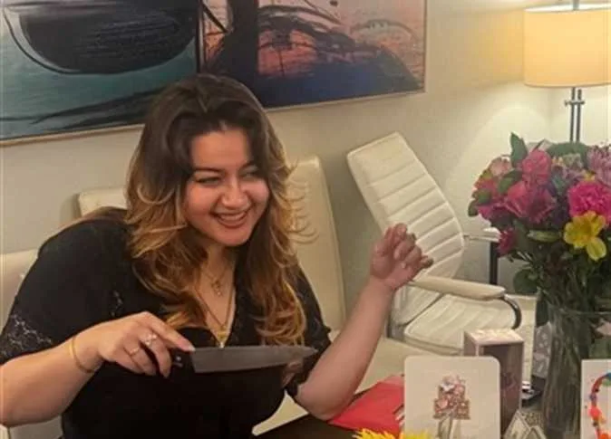 جنا عمرو، نجمة «خطة جيمي»، تحتفل ببدء عقدها الثالث (صور) جنا عمرو، نجمة «خطة جيمي»، تحتفل ببدء عقدها الثالث (صور)