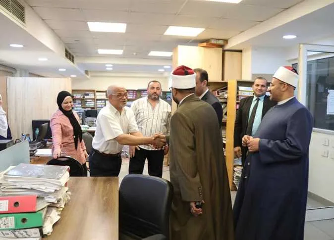أمين “البحوث الإسلامية” يزور إدارات المجمع ويبرز أهمية التعاون وتطوير الأداء.. صور أمين “البحوث الإسلامية” يزور إدارات المجمع ويبرز أهمية التعاون وتطوير الأداء.. صور