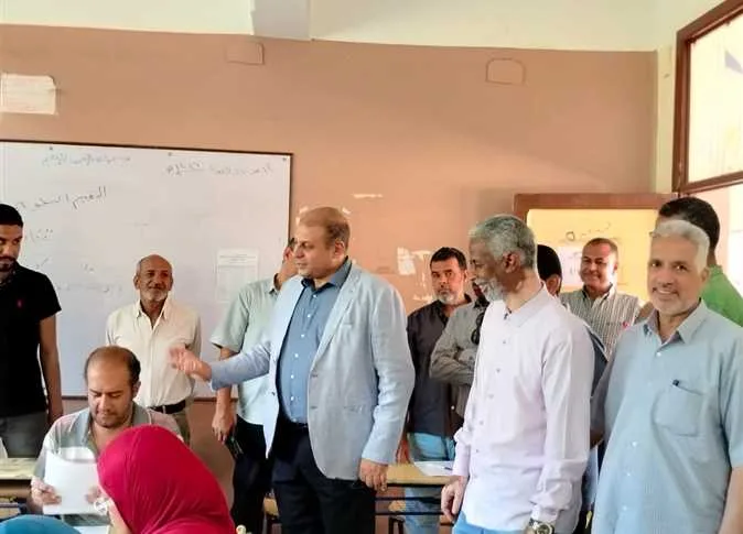انطلاق عمليات التصحيح.. وكيل وزارة التعليم في قنا يتابع تقييم درجات الشهادة الإعدادية (تفاصيل) انطلاق عمليات التصحيح.. وكيل وزارة التعليم في قنا يتابع تقييم درجات الشهادة الإعدادية (تفاصيل)
