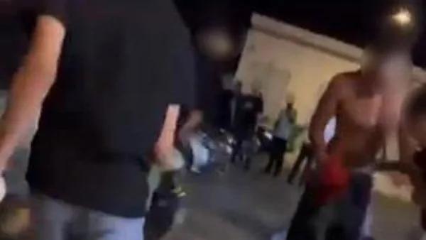 الداخلية توضح ملابسات مشاجرة بين شباب في قرية سياحية بمطروح | فيديو الداخلية توضح ملابسات مشاجرة بين شباب في قرية سياحية بمطروح | فيديو