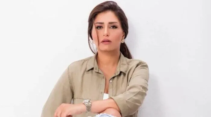 منة فضالي تعبر عن استنكارها لواقعة طعن كلب في الشارع: ما هذه الوحشية؟ منة فضالي تعبر عن استنكارها لواقعة طعن كلب في الشارع: ما هذه الوحشية؟