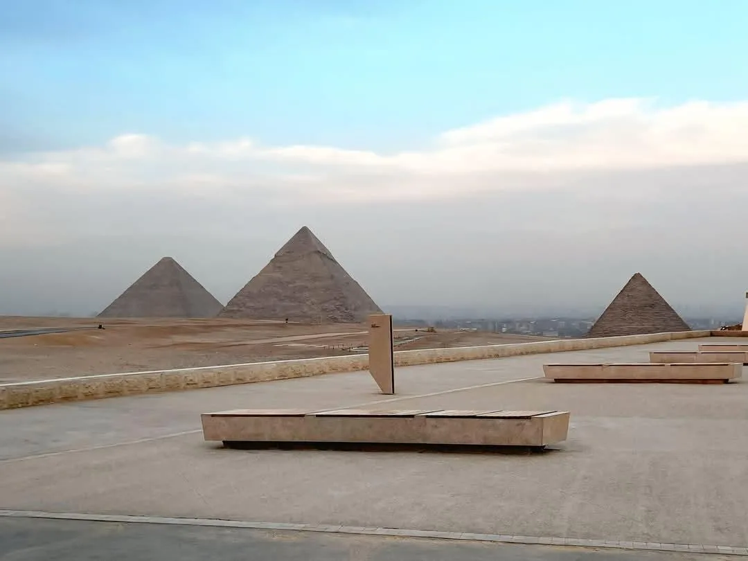تقديم إنترنت مجاني ومرائب وحافلات كهربائية في إطار تحسين نظام زيارة الأهرامات تقديم إنترنت مجاني ومرائب وحافلات كهربائية في إطار تحسين نظام زيارة الأهرامات