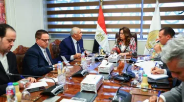 وزيرة التنمية تتعاون مع محافظ الوادي الجديد لمتابعة خطوات تنفيذ مركز إنتاج الحرير الطبيعي