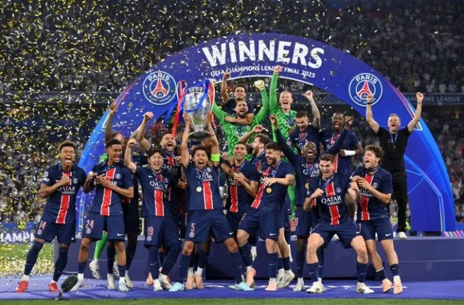 كأس العالم للأندية: إنريكي يكشف قائمة فريق باريس سان جيرمان كأس العالم للأندية: إنريكي يكشف قائمة فريق باريس سان جيرمان