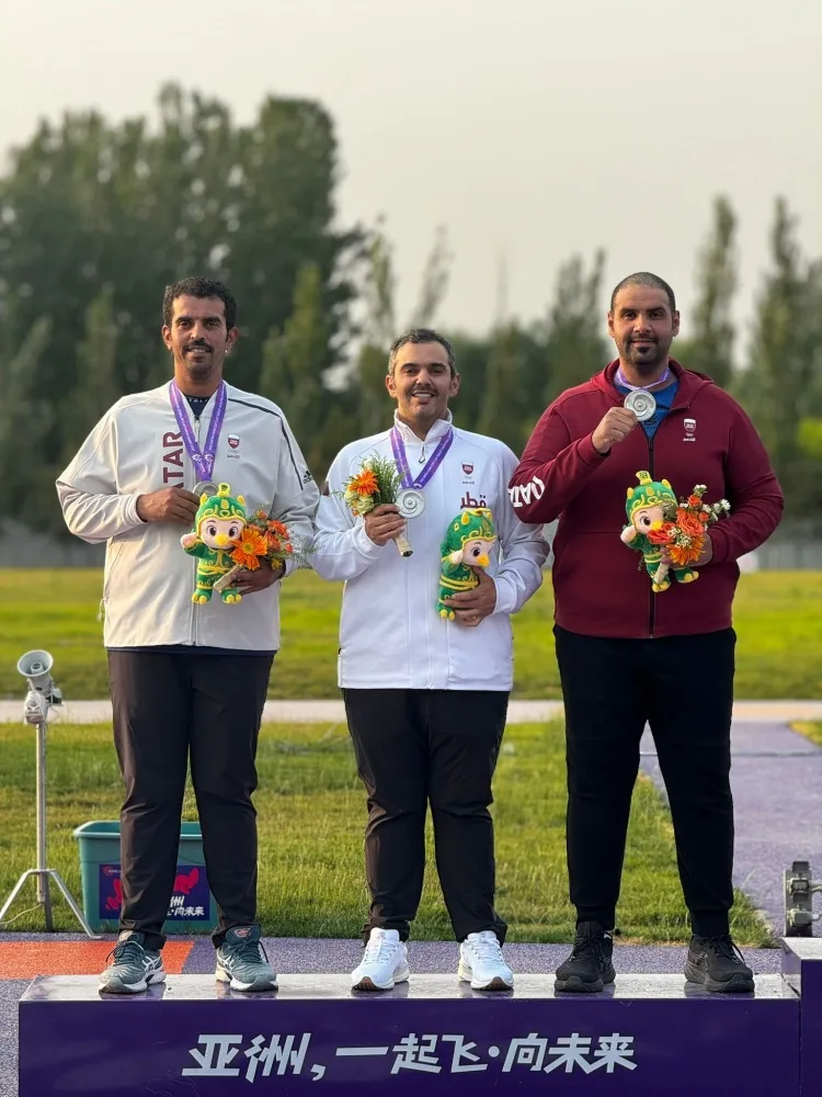 قطر تحرز الميدالية الفضية في مسابقة التراب للفرق للرجال في بطولة كأس آسيا للشوزن في الصين. قطر تحرز الميدالية الفضية في مسابقة التراب للفرق للرجال في بطولة كأس آسيا للشوزن في الصين.