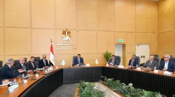 وزير الإسكان يراقب مشاريع البنية التحتية وتوطين الصناعة في إطار مبادرة حياة كريمة