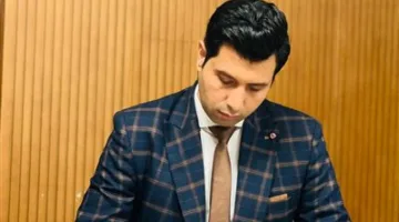 في قصيدة “ابكي يا عيني على البطل”، الإعلامي أحمد دياب ينعى خالد عبد العال بطل معركة العاشر من رمضان.