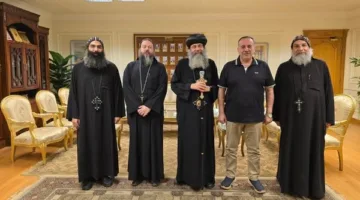 الأنبا بيجول يقوم بزيارة لمقر محافظة أسيوط لتقديم التهاني بمناسبة عيد الأضحى المبارك