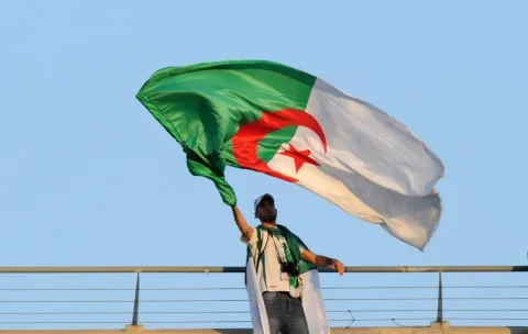 في مجالي “غسيل الأموال وتمويل الإرهاب”: المفوضية الأوروبية تصنف الجزائر ولبنان ضمن القائمة “مرتفعه المخاطر” وتستبعد الإمارات. في مجالي “غسيل الأموال وتمويل الإرهاب”: المفوضية الأوروبية تصنف الجزائر ولبنان ضمن القائمة “مرتفعه المخاطر” وتستبعد الإمارات.