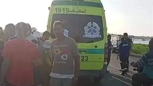 حزن وتأثر في جنازة عامل توفي بعد سقوط جدار منزل عليه أثناء عمله في المنيا حزن وتأثر في جنازة عامل توفي بعد سقوط جدار منزل عليه أثناء عمله في المنيا