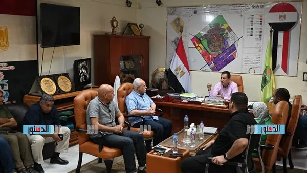 اجتماع شامل في مدينة العاشر لمراقبة المشاريع الخدمية اجتماع شامل في مدينة العاشر لمراقبة المشاريع الخدمية
