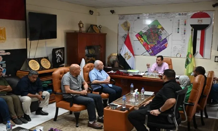مدير جهاز مدينة العاشر من رمضان يتابع مجموعة من المشروعات الخدمية مدير جهاز مدينة العاشر من رمضان يتابع مجموعة من المشروعات الخدمية