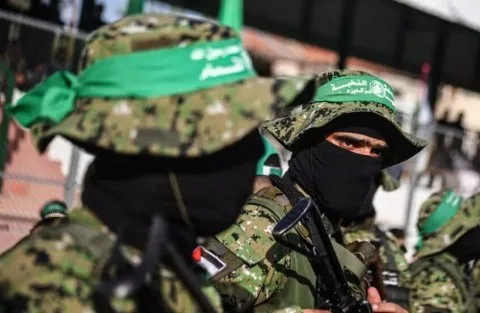 ويتكوب يعلن عن اتفاقات مع “حماس” حول تبادل الأسرى ووقف إطلاق النار في غزة، ومسؤول إسرائيلي يكشف عن تقدم وتطورات جديدة ويتكوب يعلن عن اتفاقات مع “حماس” حول تبادل الأسرى ووقف إطلاق النار في غزة، ومسؤول إسرائيلي يكشف عن تقدم وتطورات جديدة