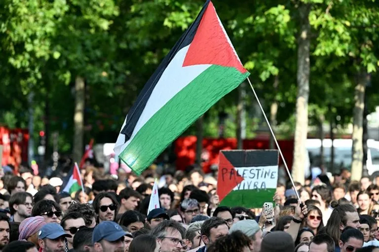 سموتريتش يقطع العلاقات مع البنوك الفلسطينية ردًا على العقوبات الغربية سموتريتش يقطع العلاقات مع البنوك الفلسطينية ردًا على العقوبات الغربية