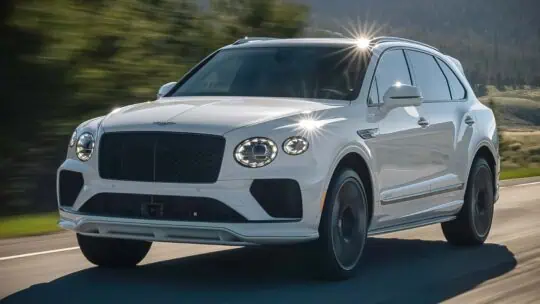 سيارة بنتلي بينتايجا سبيد 2026: SUV فاخرة بتصميم رياضي مميز سيارة بنتلي بينتايجا سبيد 2026: SUV فاخرة بتصميم رياضي مميز