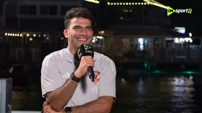 أحمد سيد زيزو: انسجمت بسرعة مع النادي الأهلي وأطمح لتحقيق البطولات مع المارد الأحمر.. والتركيز هو سر النجاح في المونديال أحمد سيد زيزو: انسجمت بسرعة مع النادي الأهلي وأطمح لتحقيق البطولات مع المارد الأحمر.. والتركيز هو سر النجاح في المونديال