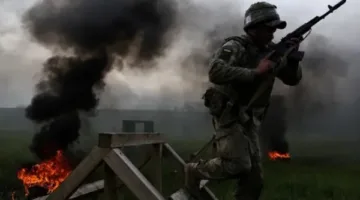 الجيش الروسي ينفذ هجومًا كبيرًا بالدبابات على مواقع أوكرانية في منطقة زاباروجيا.
