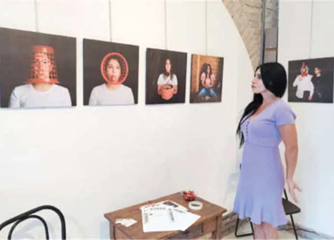 دعوة للاستماع إلى أصوات النساء: انطلاق فعاليات معرض «سيمفونية الديك البرابر» دعوة للاستماع إلى أصوات النساء: انطلاق فعاليات معرض «سيمفونية الديك البرابر»