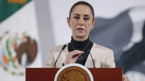 رئيسة المكسيك ترد على الاتهامات الأمريكية بشأن دعم الاحتجاجات في لوس أنجلوس رئيسة المكسيك ترد على الاتهامات الأمريكية بشأن دعم الاحتجاجات في لوس أنجلوس