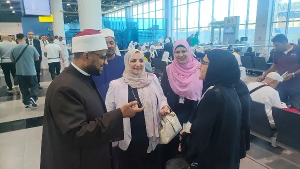 أمين البحوث الإسلامية: وجود يومي لوعاظ الأزهر في المطارات والموانئ لتثقيف الحجاج. أمين البحوث الإسلامية: وجود يومي لوعاظ الأزهر في المطارات والموانئ لتثقيف الحجاج.