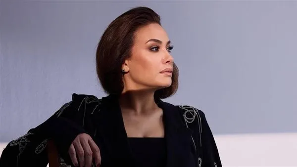 هند صبري تكتشف خبايا غامضة في مسلسلها الجديد “عسل أحمر” هند صبري تكتشف خبايا غامضة في مسلسلها الجديد “عسل أحمر”