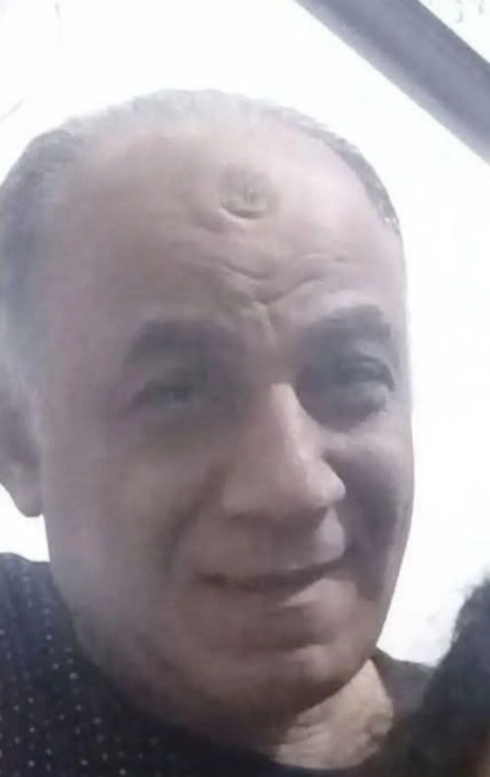 توفي والد أثناء احتفاله بزفاف ابنته في المحلة بينما كان يحتضنها. توفي والد أثناء احتفاله بزفاف ابنته في المحلة بينما كان يحتضنها.