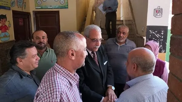 بالصور.. مدير تعليم القليوبية يقوم بجولة في كنترول الإعدادية بالصور.. مدير تعليم القليوبية يقوم بجولة في كنترول الإعدادية