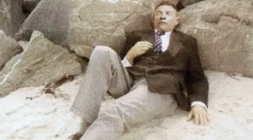 عبارة فارسية على جثة شخص مجهول: لغز حير المحققين لمدة 77 عامًا