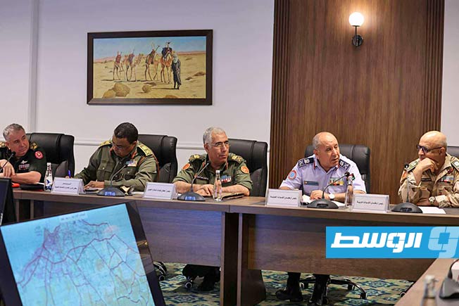 اجتماع المنفي مع قادة عسكريين لبحث الأوضاع الأمنية في طرابلس، 11 يونيو 2025. (المجلس الرئاسي)