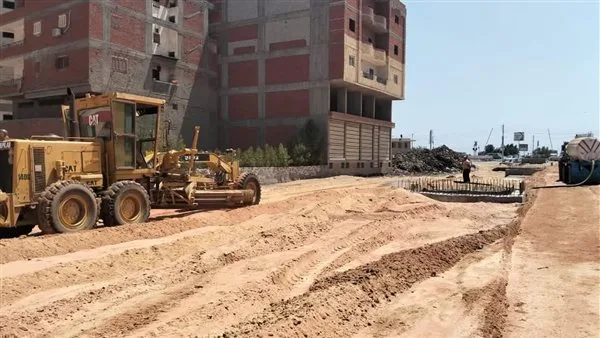بالتفاصيل.. محافظ الغربية يراقب عملية رصف وتغطية مصرف الزهار في مركز قطور بالتفاصيل.. محافظ الغربية يراقب عملية رصف وتغطية مصرف الزهار في مركز قطور