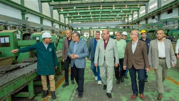 وزير الإنتاج الحربي يبرز أهمية “الحوكمة” خلال زيارته لمصنع 99 الحربي وزير الإنتاج الحربي يبرز أهمية “الحوكمة” خلال زيارته لمصنع 99 الحربي