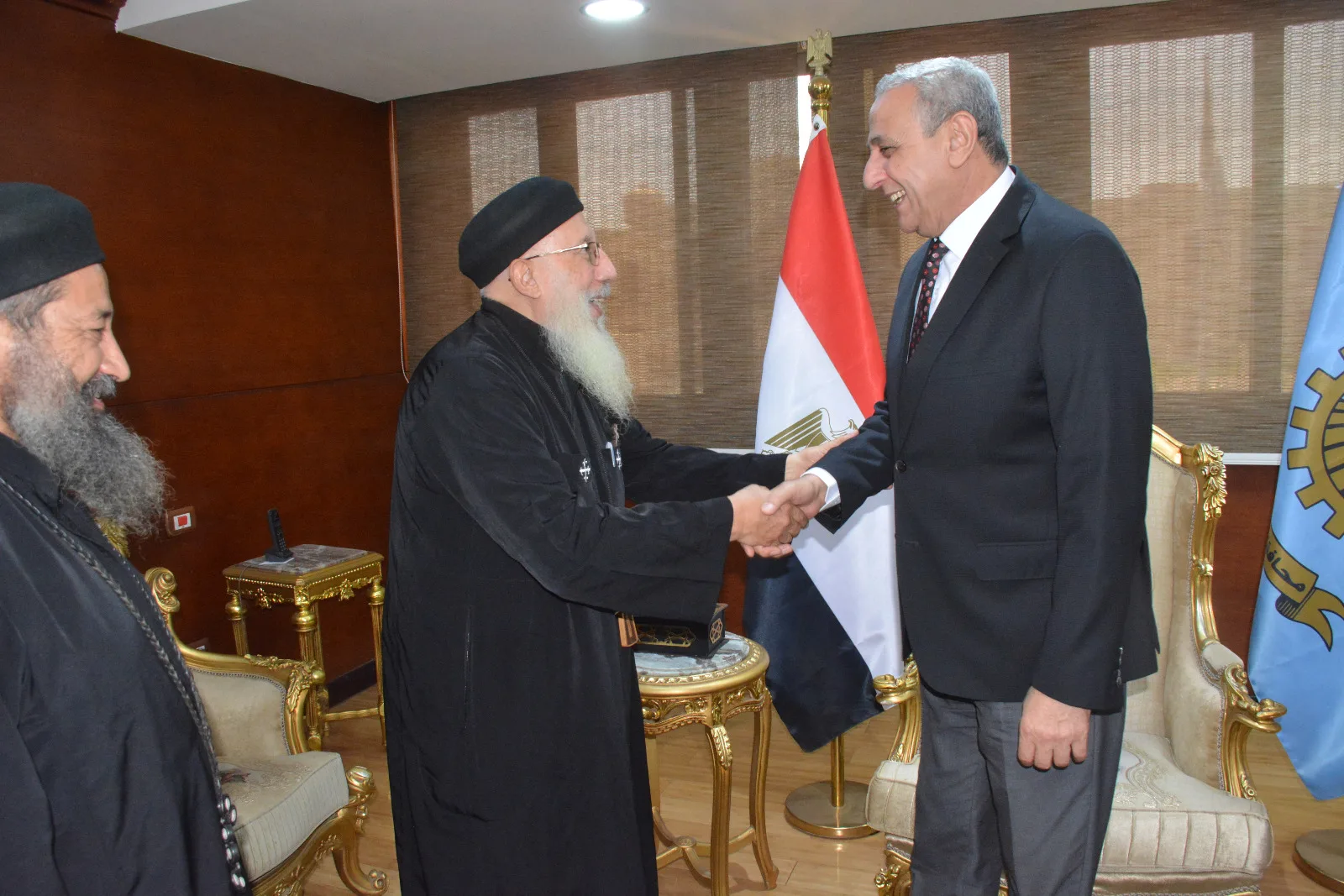 محافظ الغربية يرحب بالأنبا إغناطيوس والقمص أبانوب لويس بمناسبة عيد الأضحى محافظ الغربية يرحب بالأنبا إغناطيوس والقمص أبانوب لويس بمناسبة عيد الأضحى