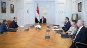 السيسي يأمر بتحسين كفاءة محطات تحلية مياه البحر وشبكات المياه الحالية لتعزيز الاستفادة القصوى.