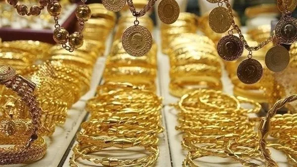 ارتفاع أسعار الذهب عالميًا تزامنًا مع انخفاضها محليًا رغم التوقعات ببلوغ 3600 دولار للأوقية ارتفاع أسعار الذهب عالميًا تزامنًا مع انخفاضها محليًا رغم التوقعات ببلوغ 3600 دولار للأوقية