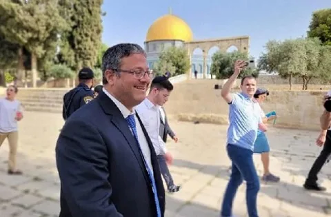 الأردن يُدين بشدة اقتحام بن غفير للمسجد الأقصى ويُطالب إسرائيل بوقف الاستفزازات محذراً من عواقب استمرار هذه الانتهاكات. الأردن يُدين بشدة اقتحام بن غفير للمسجد الأقصى ويُطالب إسرائيل بوقف الاستفزازات محذراً من عواقب استمرار هذه الانتهاكات.