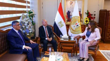 وزيرة التنمية المحلية تناقش المشاريع التنموية والخدمية مع محافظي القاهرة والجيزة